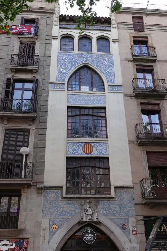 Barcelona, Spanien - Photo 18