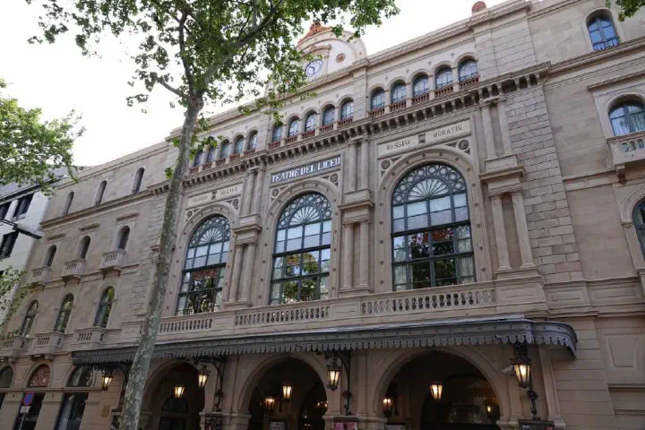 Barcelona, Spanien - Photo 20