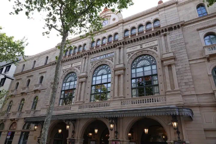 Barcelona, Spanien - Photo 20