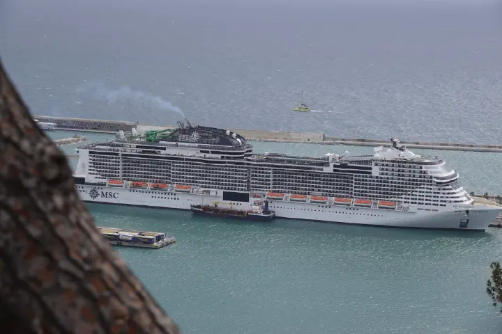 Barcelona, Spanien - Photo 12