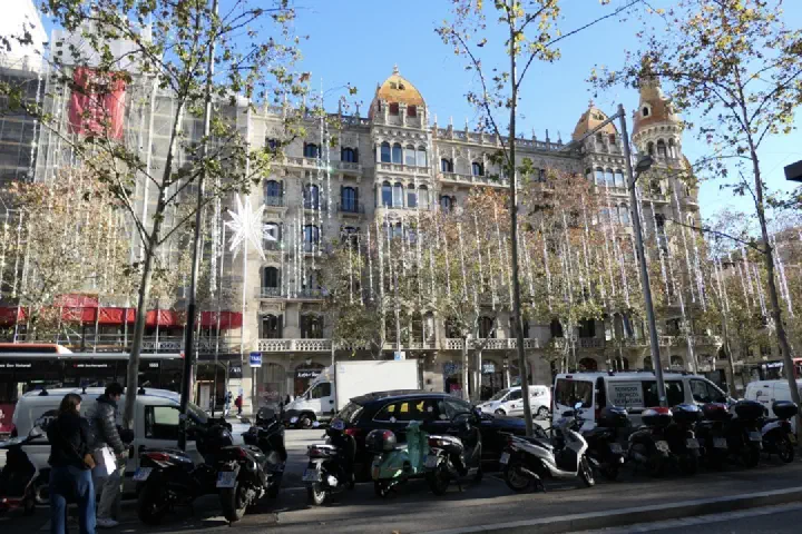 Barcelona, Spanien - Photo 3
