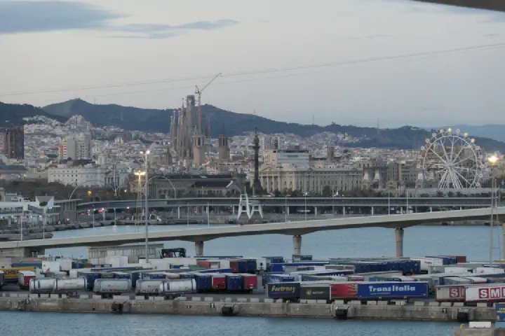 Barcelona, Spanien - Photo 11