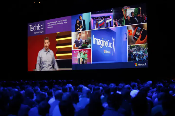 Barcelona, Spanien - Photo 1