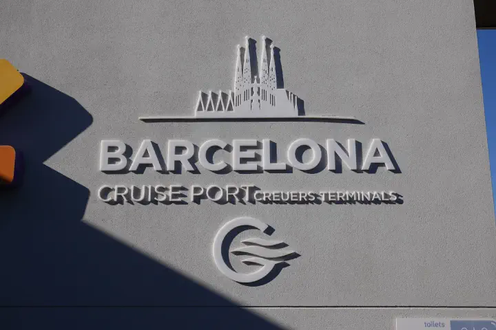 Barcelona, Spanien - Photo 2