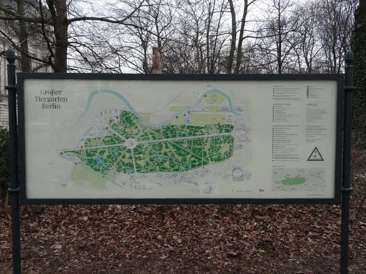 Berlin, Deutschland - Photo 12