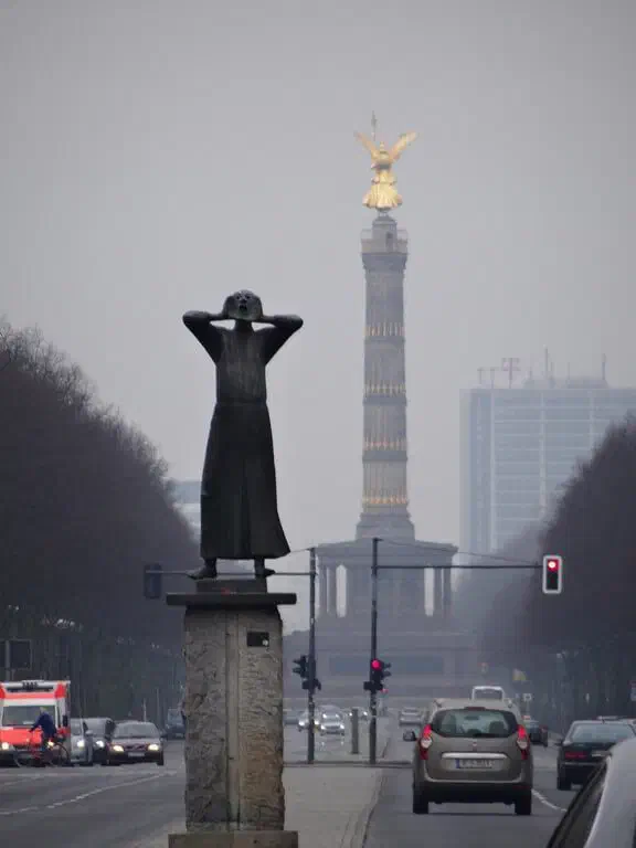 Berlin, Deutschland - Photo 16