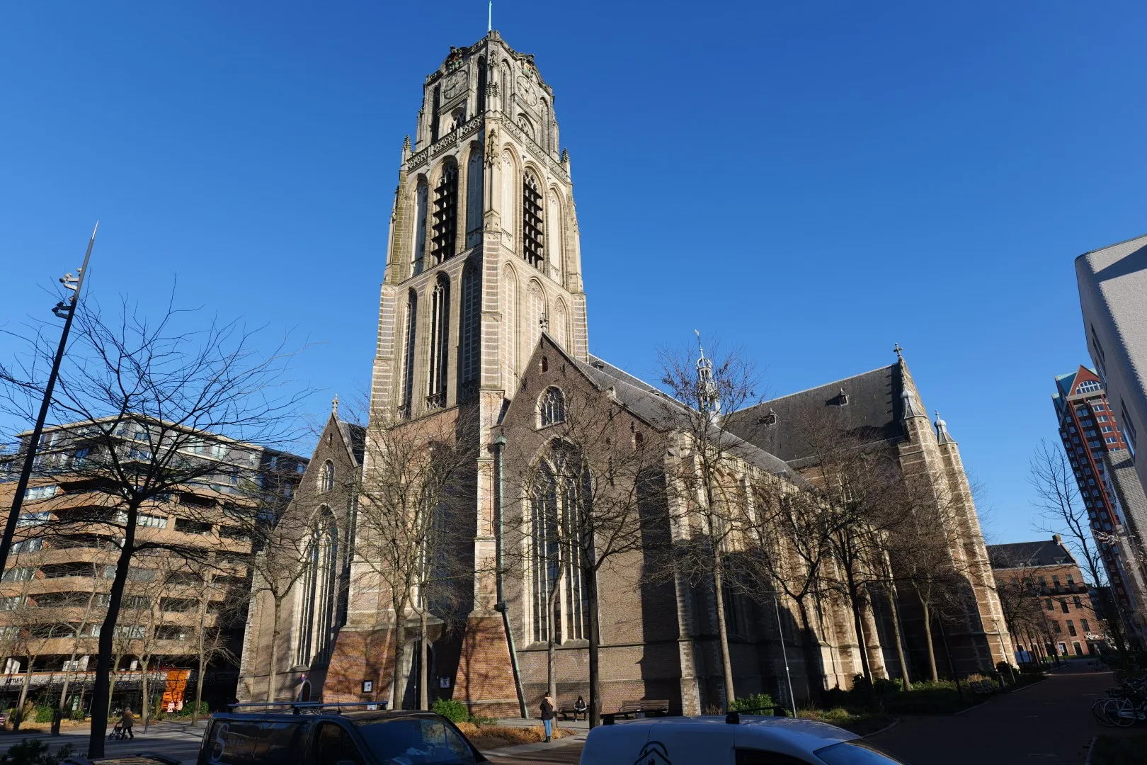 Die Sint-Laurenskerk - Rotterdams einzige mittelalterliche Kirche und Symbol für Zerstörung und Wiederaufbau.