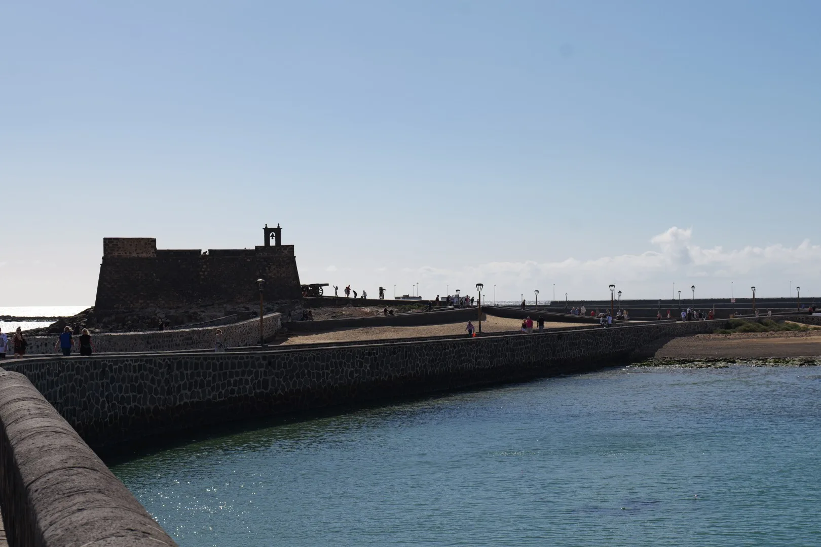 Das Castillo de San Gabriel, über die Steinbrücke mit der Stadt verbunden.
