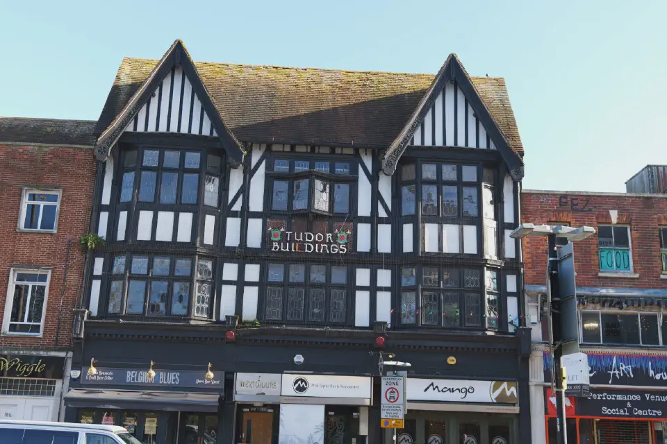 Die Tudor Buildings in Southampton - ein Beispiel für die traditionelle Fachwerkarchitektur.