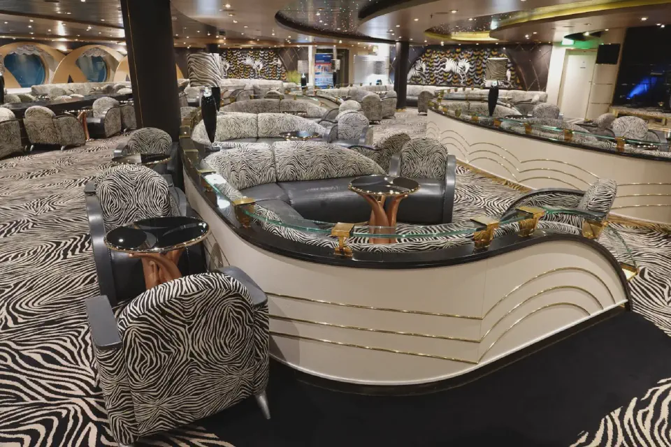 Blick in die Zebra-Bar, der Name erscheint hier sehr logisch.