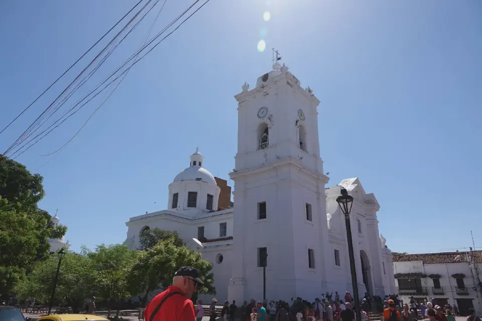 Ein Blick auf die Kirche Santa Ana in Santa Marta.