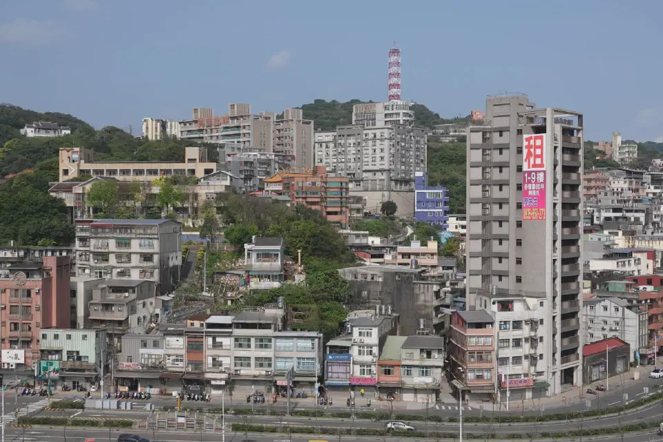 Blick auf das Hafengebiet von der MSC Poesia aus.