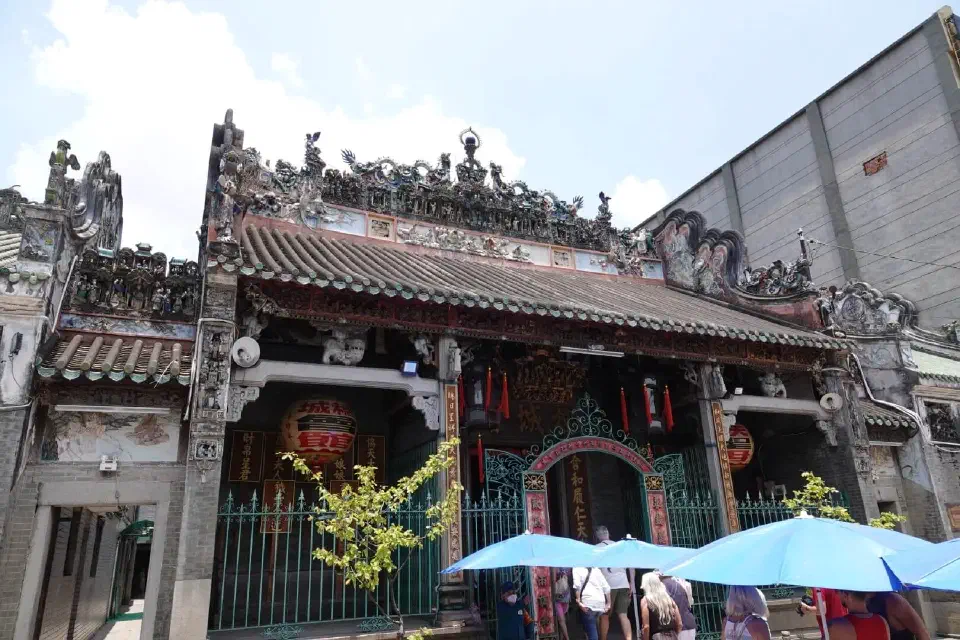 Das Eingangsportal zur Thien Hau Pagode.