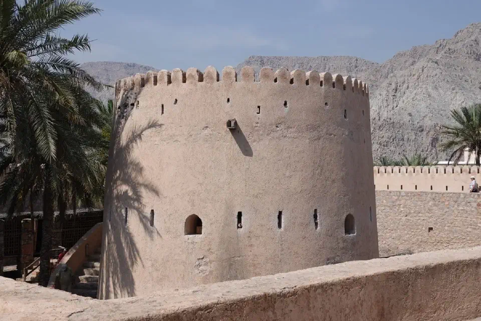 Einer der Türme vom Khasab Fort.
