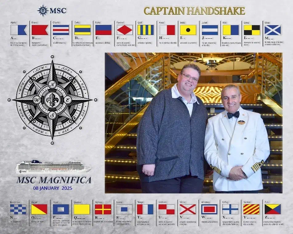 Wie schon auf der MSC Poesia hatte ich die Gelegenheit, den Kapitän zu treffen, um ein Foto zu machen.