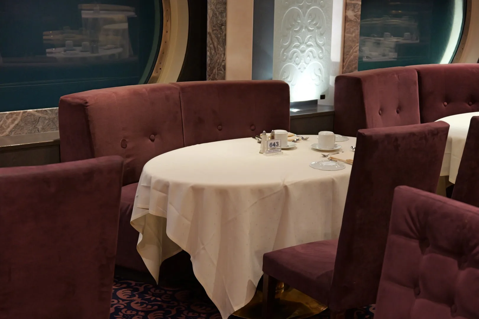 Ein Blick auf unseren Tisch beim Abendessen, welcher auch der Namensgeber für dieses Buch ist.