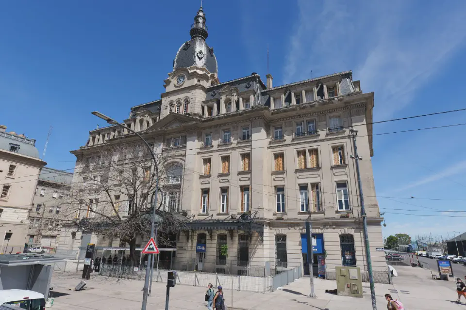 Historisches Gebäude im Zentrum von Buenos Aires – Ein schönes Beispiel für die europäisch geprägte Architektur der argentinischen Hauptstadt.