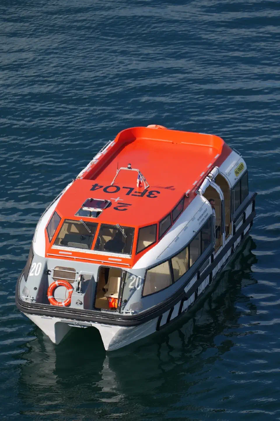 Eines der Tenderboote, das uns sicher vom Schiff an Land brachte.