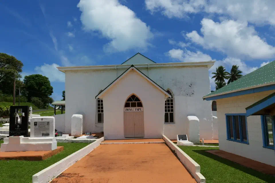 Die historische Ziona-Tapu-Kirche in Arutanga – eines der ältesten und bedeutendsten Gotteshäuser Aitutakis.