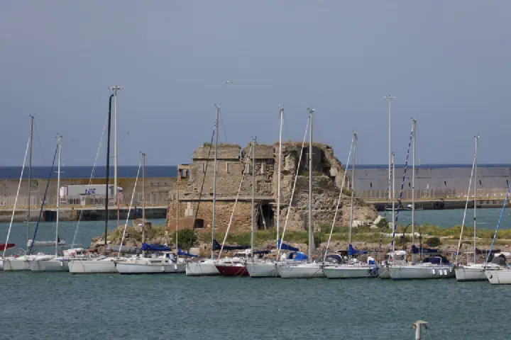 Civitavecchia, Italien - Photo 13