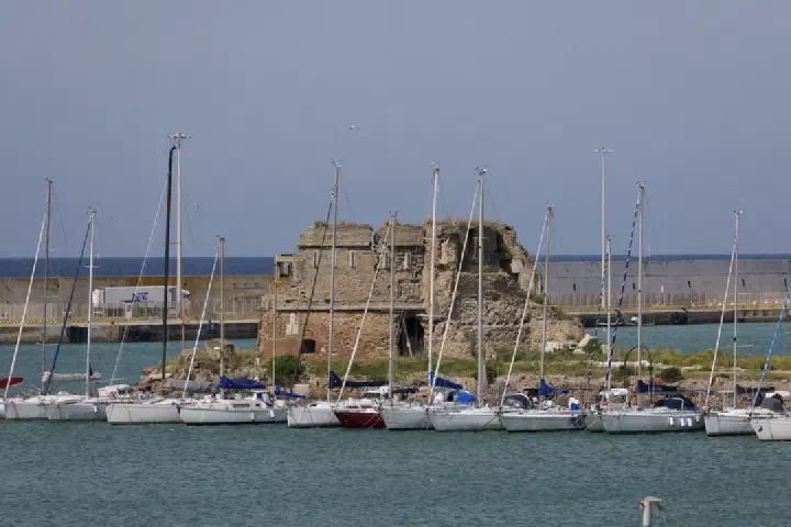 Civitavecchia, Italien - Photo 13