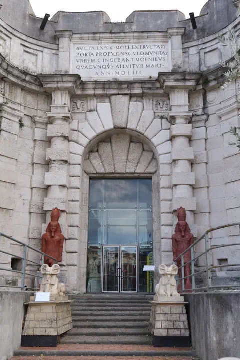 Genua, Italien - Photo 8