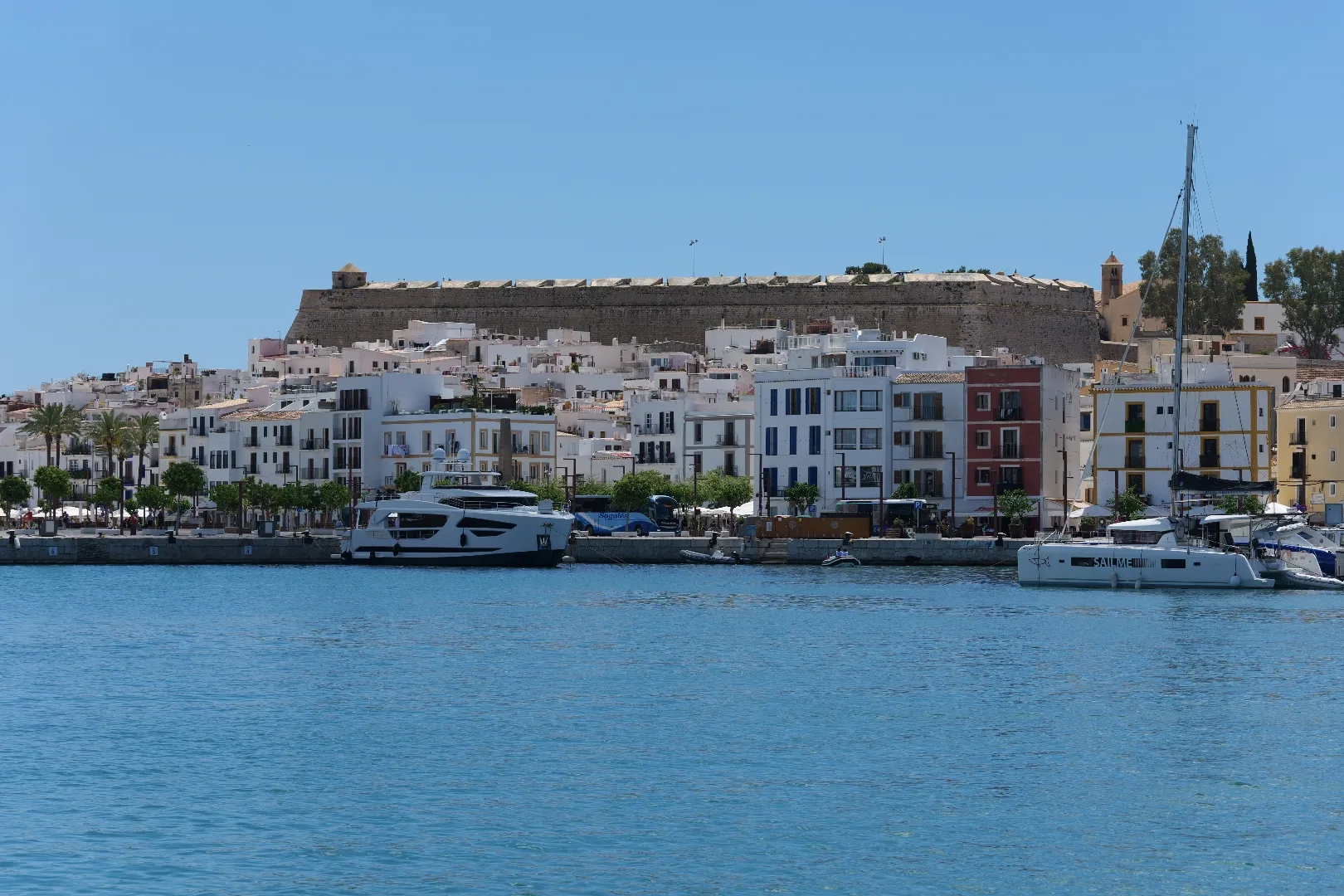 Ibiza, Spanien - Photo 2
