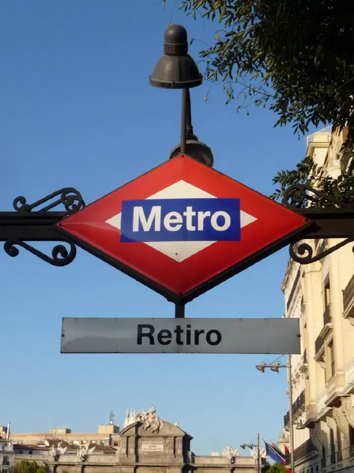 Madrid, Spanien - Photo 6