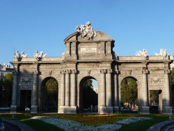 Madrid, Spanien - Photo 7