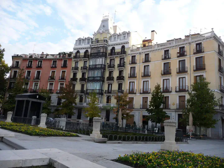 Madrid, Spanien - Photo 10