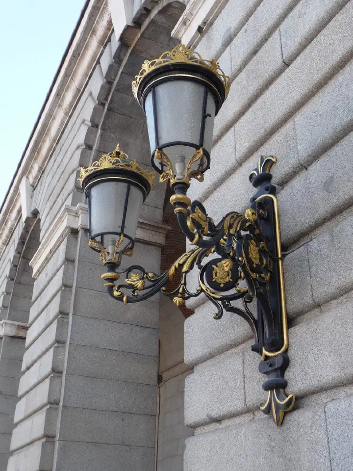 Madrid, Spanien - Photo 24