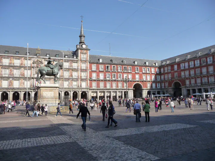 Madrid, Spanien - Photo 32