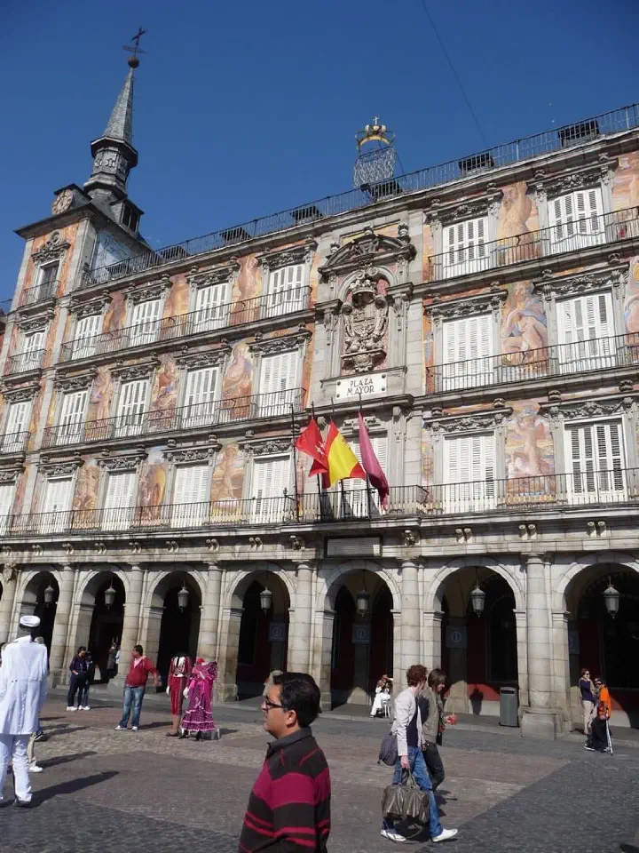 Madrid, Spanien - Photo 36