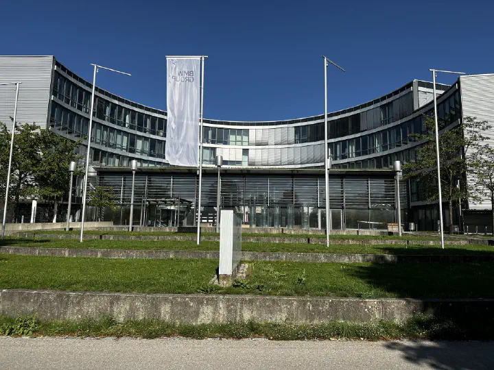 München, Deutschland - Photo 2