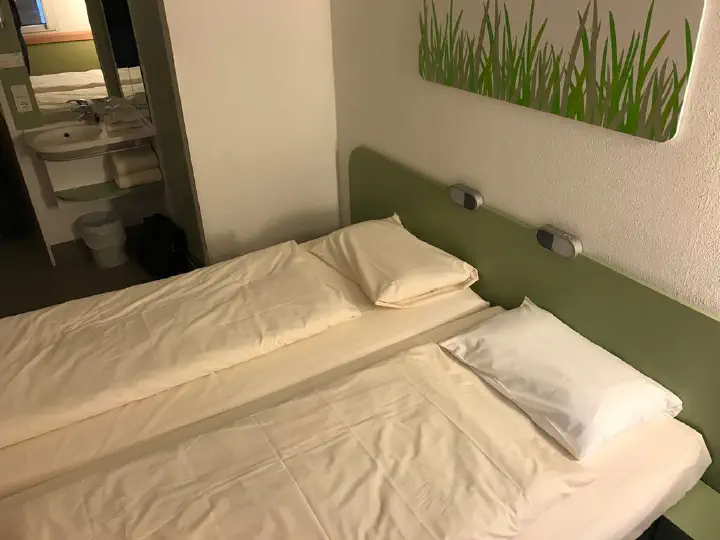 Stuttgart, Deutschland - Photo 2