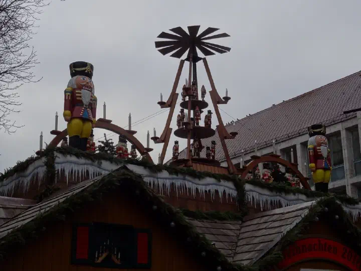 Stuttgart, Deutschland - Photo 11