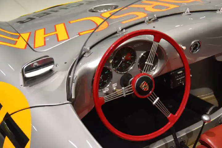 Stuttgart, Deutschland - Photo 15