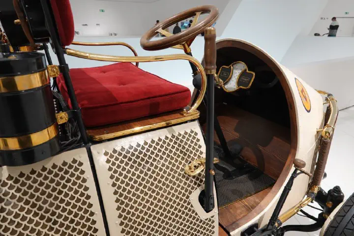 Stuttgart, Deutschland - Photo 2