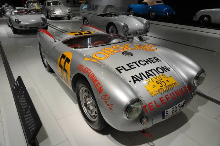 Stuttgart, Deutschland - Photo 7