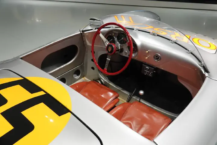 Stuttgart, Deutschland - Photo 8