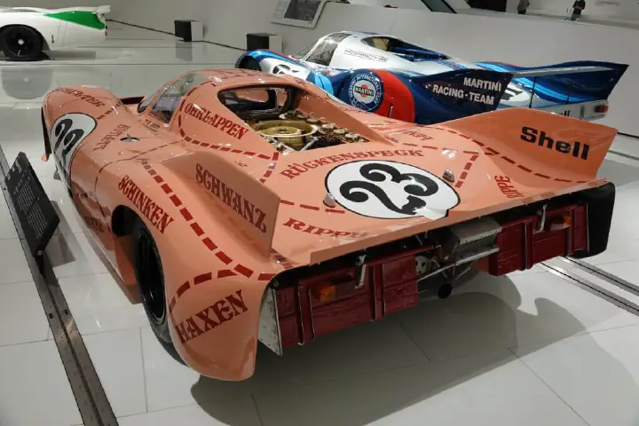 Stuttgart, Deutschland - Photo 14