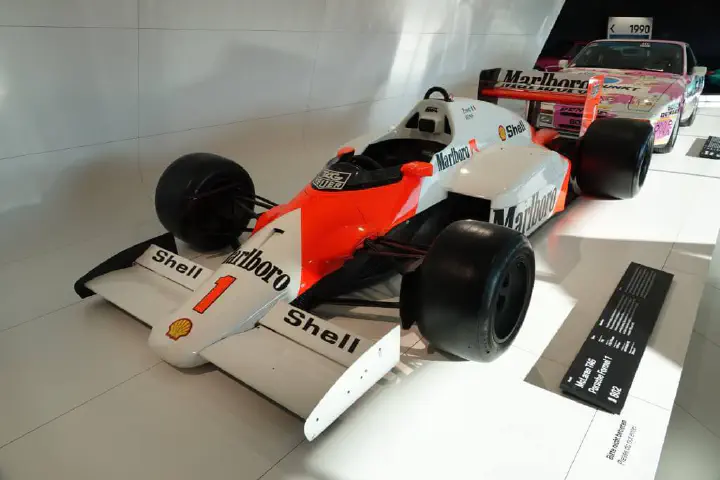 Stuttgart, Deutschland - Photo 18