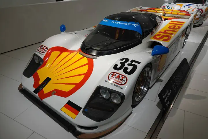 Stuttgart, Deutschland - Photo 22