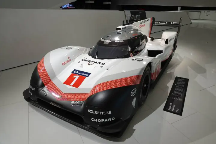 Stuttgart, Deutschland - Photo 30