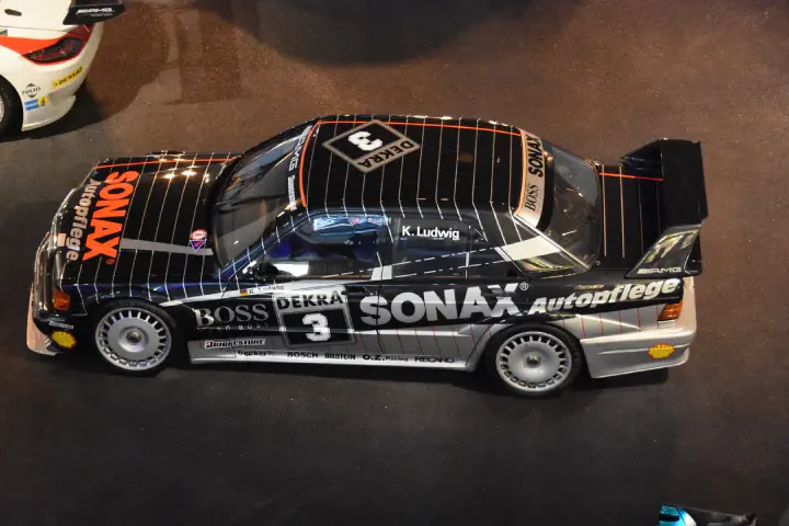 Stuttgart, Deutschland - Photo 17