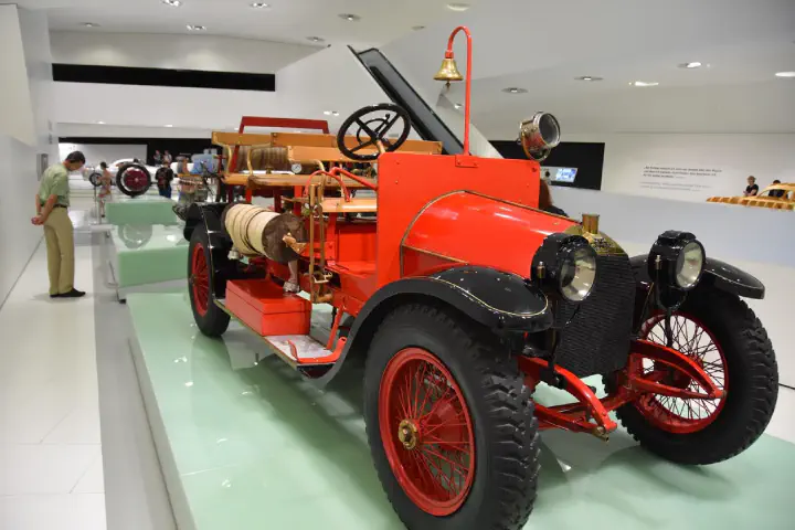 Stuttgart, Deutschland - Photo 3