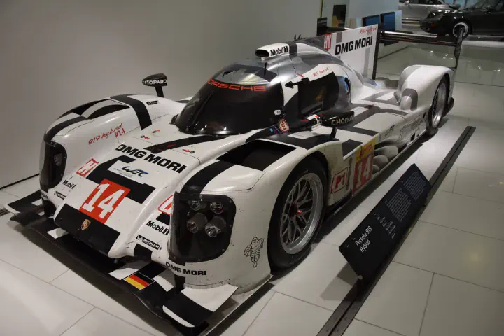 Stuttgart, Deutschland - Photo 23